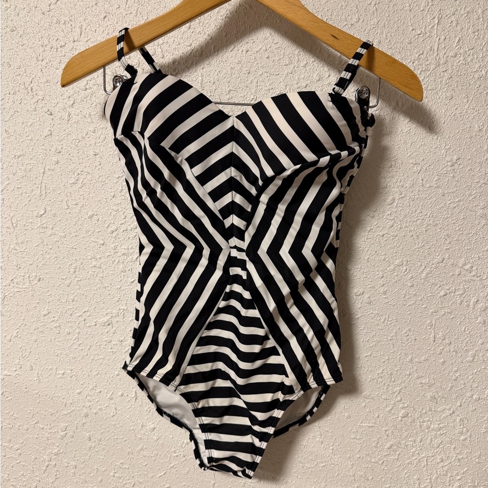 Venus Chic Striped Swimsuit adjustable straps underwire